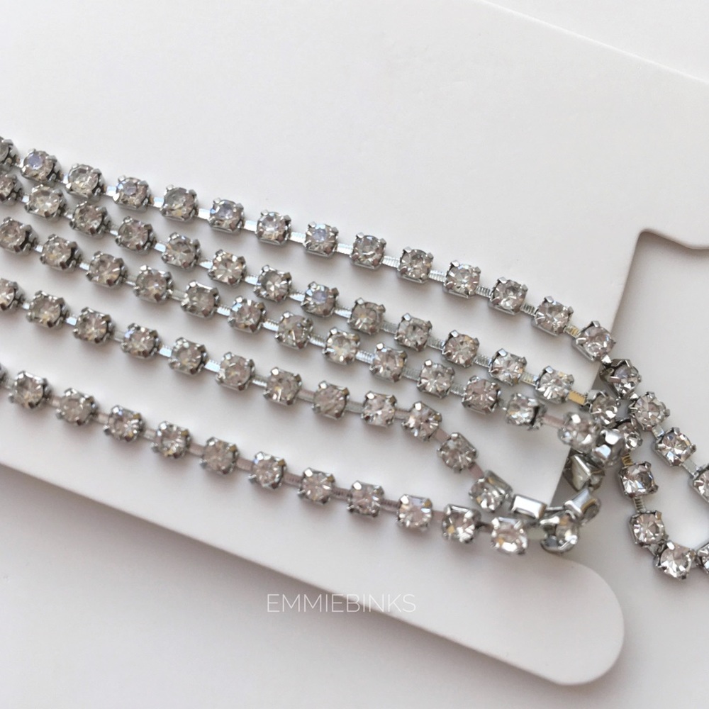 NWT Rhinestone Plunge Necklace ~ Multiple Ways of Wearing ~ Lariat / Choker Hair - Picture 6 of 12